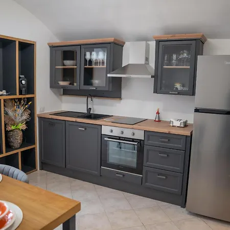Holiday home Mesciu Bruno Casa
